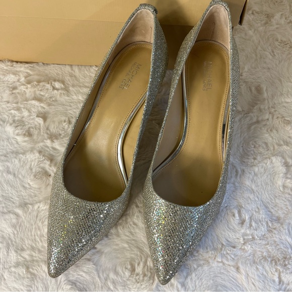 Gorgeous mk heels ❤️ - Picture 9 of 12